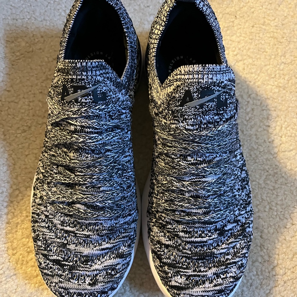 APL TechLoom Wave Athletic sneakers, size 7, Barely worn, like new!